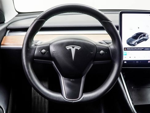 Used 2019 Tesla Model 3 Mid Range image 18