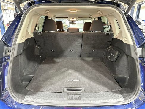 Used 2024 Nissan Rogue SV image 19