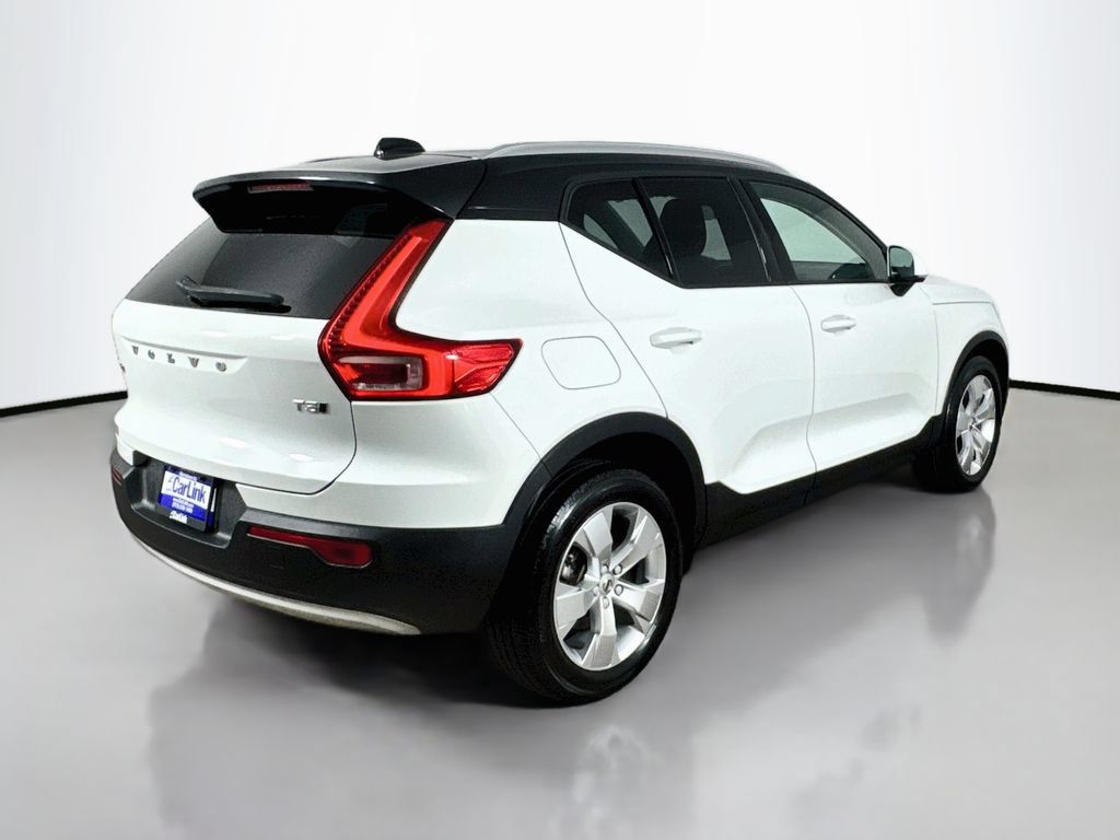 Used 2020 Volvo XC40 T5 Momentum w/ Protection Package AWD/4WD image 8