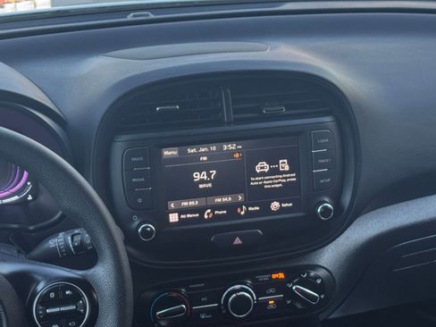 Used 2025 Kia Soul LX w/ LX Technology Package image 18