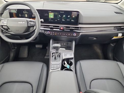 New 2026 Kia Sportage EX image 18