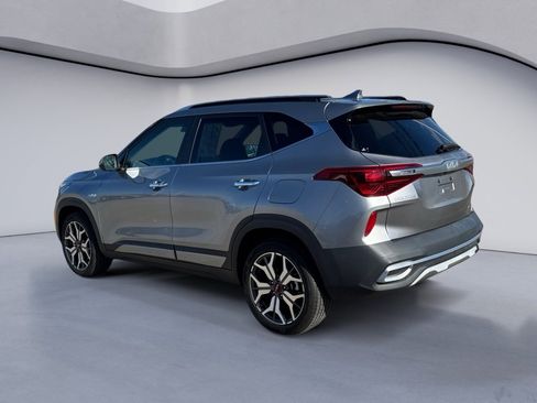 Used 2023 Kia Seltos SX w/ SX Sunroof Package image 5