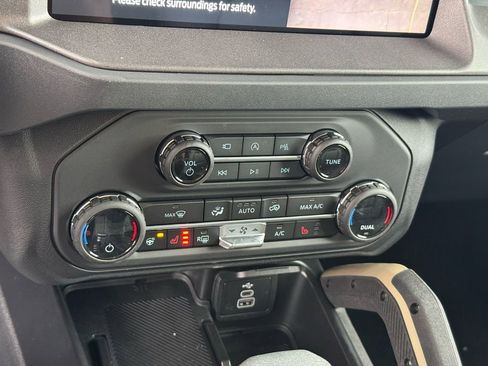 New 2026 Ford Bronco Badlands AWD/4WD image 16
