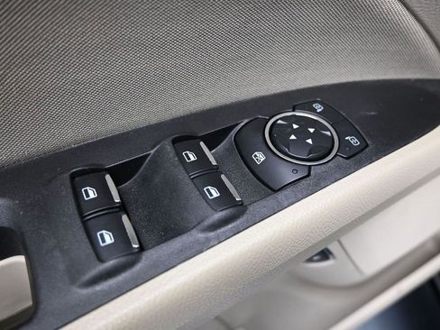 Used 2020 Ford Fusion SE FWD image 11