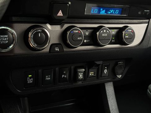 Certified 2023 Toyota Tacoma TRD Off-Road w/ Technology Package AWD/4WD image 16