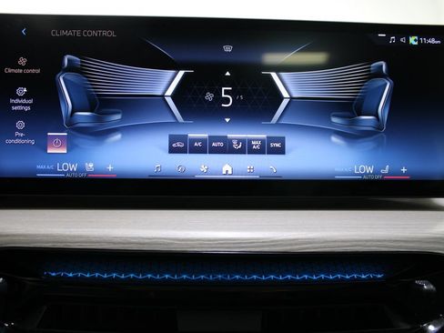 Used 2025 BMW 330i Sedan RWD image 43