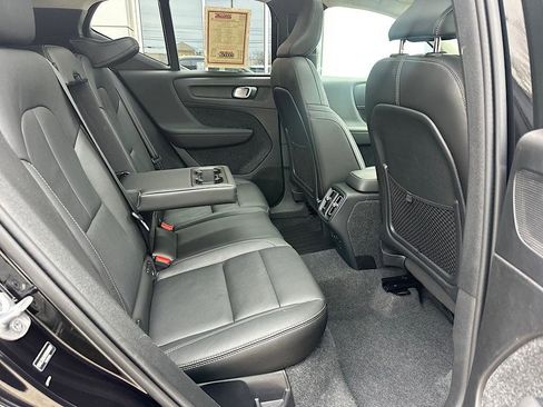 Used 2025 Volvo XC40 B5 Core image 14