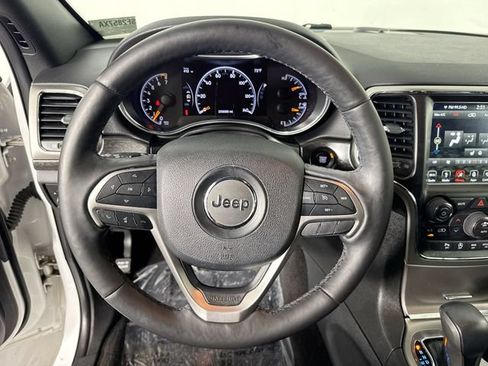 Used 2018 Jeep Grand Cherokee Altitude AWD/4WD image 11