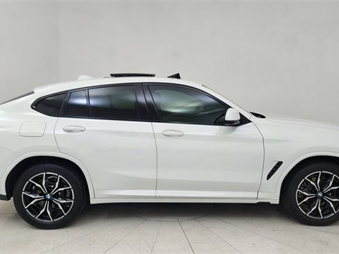 Used 2025 BMW X4 xDrive30i image 6