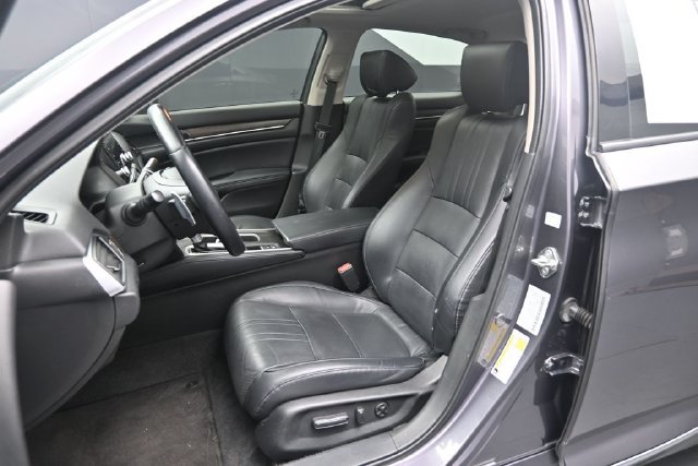 Used 2018 Honda Accord Touring image 19