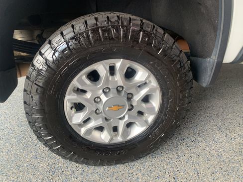 Used 2023 Chevrolet Silverado 2500 LTZ AWD/4WD image 34
