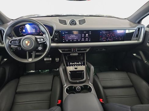 Used 2024 Porsche Cayenne S image 12