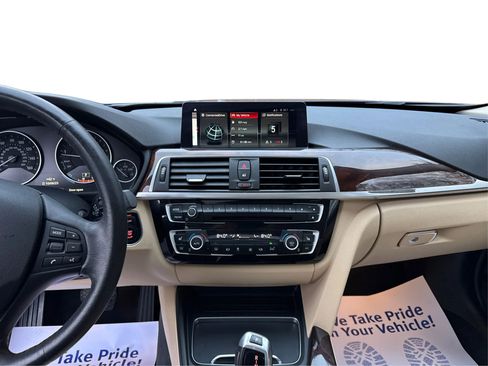 Used 2018 BMW 320i xDrive Sedan w/ Convenience Package image 16
