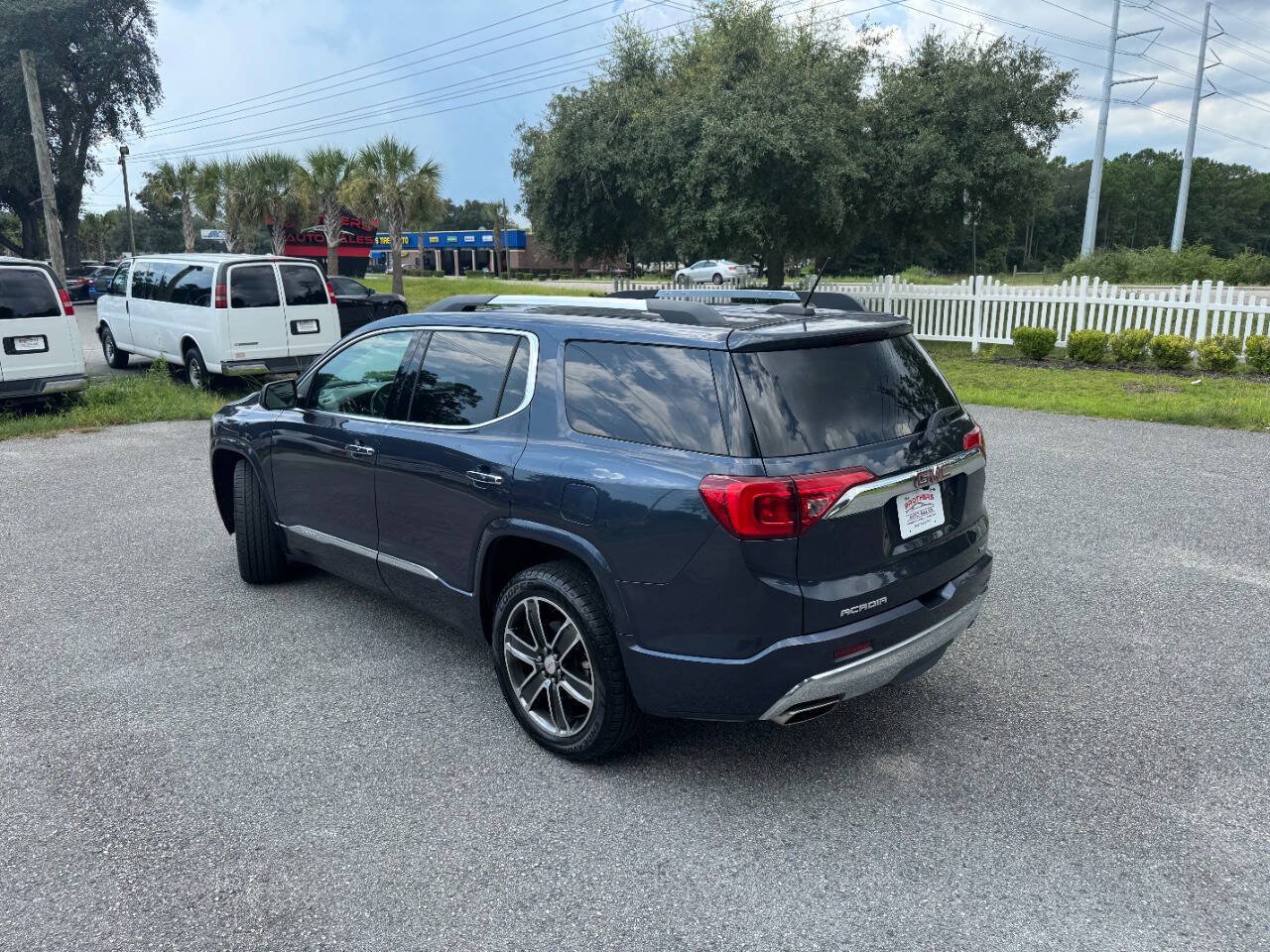 Used 2018 GMC Acadia Denali w/ Technology Package AWD/4WD image 32
