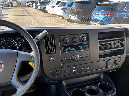 Used 2018 Chevrolet Express 2500 LT w/ LT Preferred Equipment Group image 6