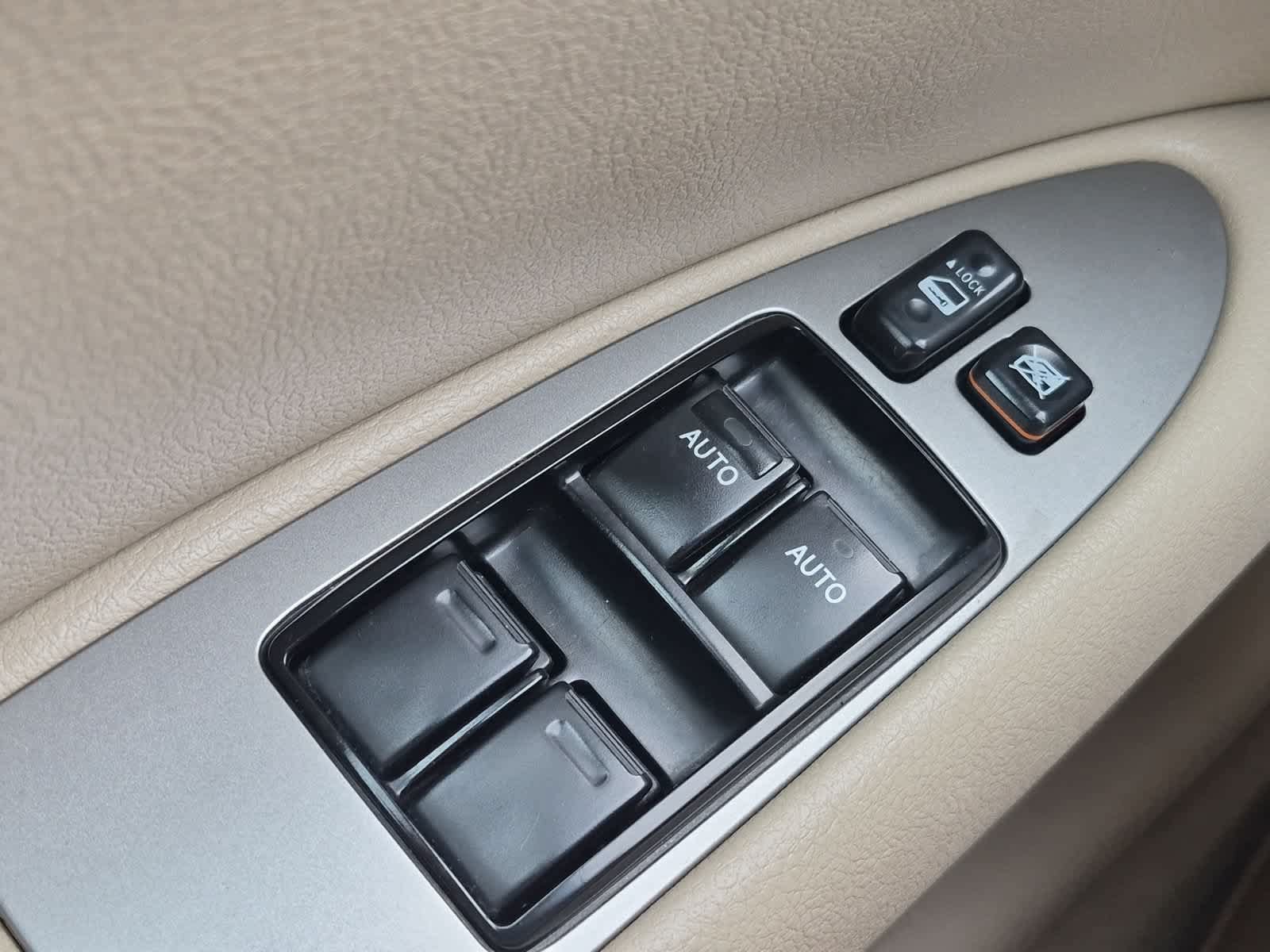 Used 2009 Toyota Avalon XL FWD image 29