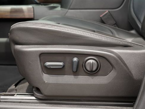 Used 2022 Chevrolet Silverado 1500 High Country image 15