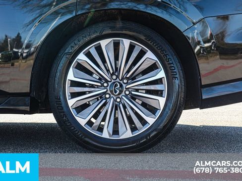 Used 2025 INFINITI QX80 Sensory AWD/4WD image 17