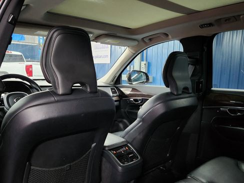 Used 2019 Volvo XC90 T5 Momentum w/ Multimedia Package image 22
