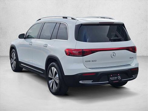 Used 2023 Mercedes-Benz EQB 300 4MATIC w/ Exclusive Package image 8