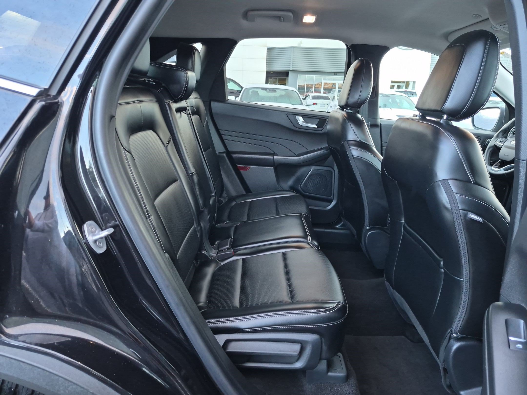 Used 2025 Ford Escape Platinum AWD/4WD image 33