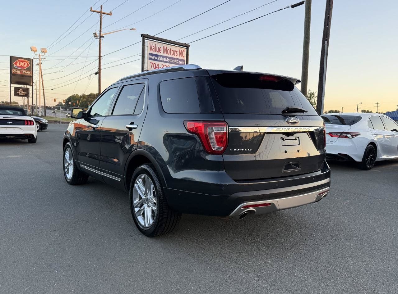 Used 2017 Ford Explorer Limited w/ Equipment Group 301A FWD image 4