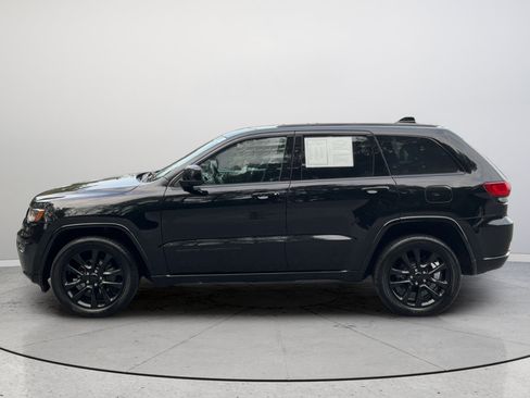 Used 2018 Jeep Grand Cherokee Altitude AWD/4WD image 8