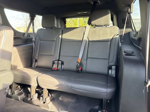 Used 2023 Chevrolet Suburban Z71 image 21