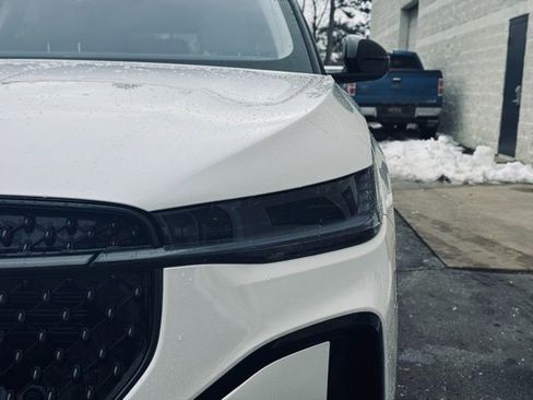 New 2026 Lincoln Nautilus Reserve w/ Jet Appearance Package image 3