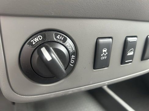 Used 2012 Nissan Frontier SV w/ SV Premium Utility Pkg image 14