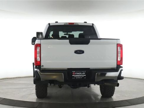 Used 2024 Ford F250 XLT AWD/4WD image 11