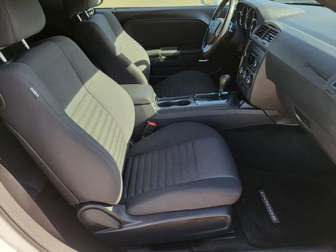Used 2014 Dodge Challenger R/T image 14