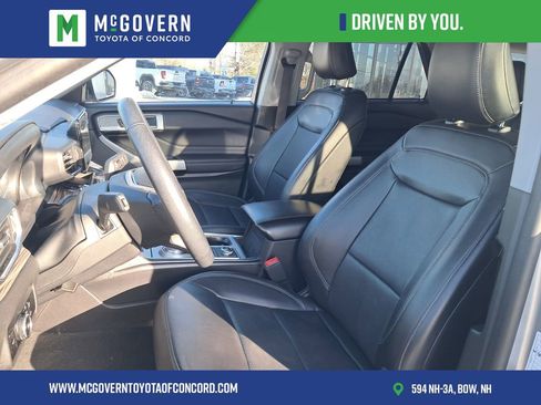 Used 2023 Ford Explorer Limited image 12