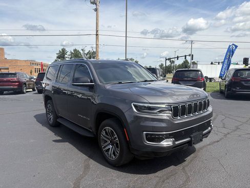 Used 2024 Jeep Wagoneer Series II AWD/4WD image 2