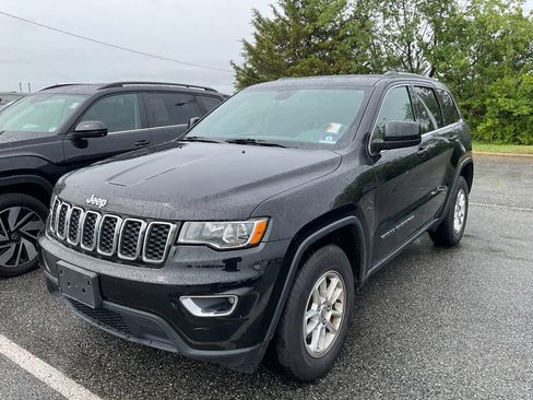Used 2019 Jeep Grand Cherokee Laredo AWD/4WD image 4