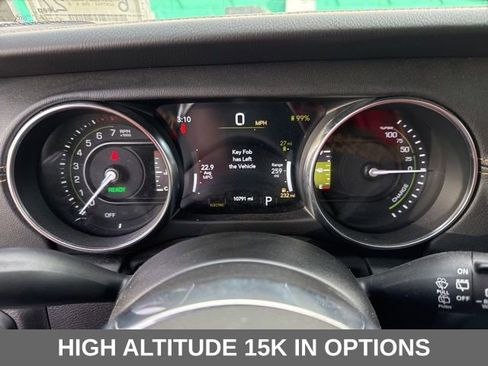 Used 2023 Jeep Wrangler Unlimited Sahara AWD/4WD image 8