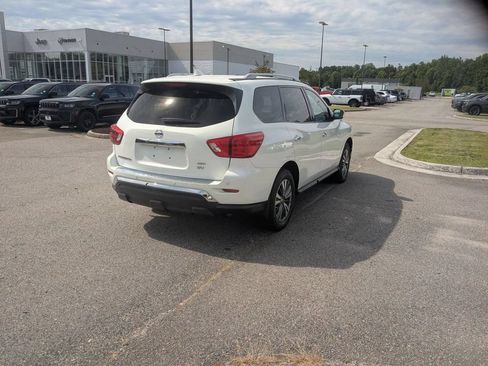 Used 2020 Nissan Pathfinder SV AWD/4WD image 5
