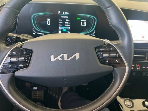 Certified 2023 Kia Niro EX Touring FWD image 57