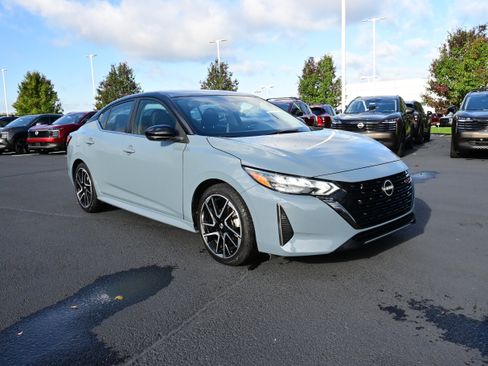 Certified 2024 Nissan Sentra SR w/ Trunk Package image 2