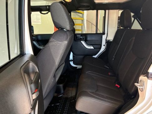 Used 2014 Jeep Wrangler Unlimited Sahara w/ Connectivity Group image 29