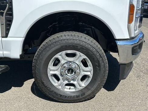 New 2026 Ford F250 XLT w/ FX4 Off-Road Package image 9