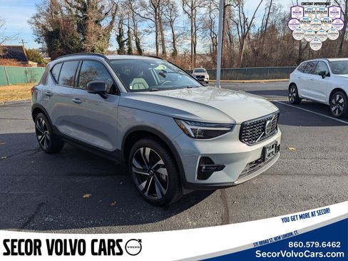 Certified 2024 Volvo XC40 B5 Ultimate w/ Climate Package image 2