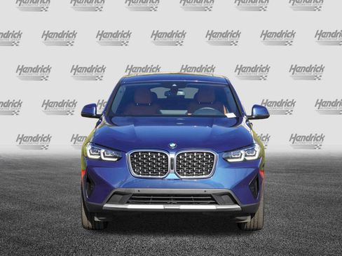 Certified 2025 BMW X4 xDrive30i image 3