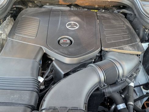 Used 2024 Mercedes-Benz GLE 350 4MATIC image 23
