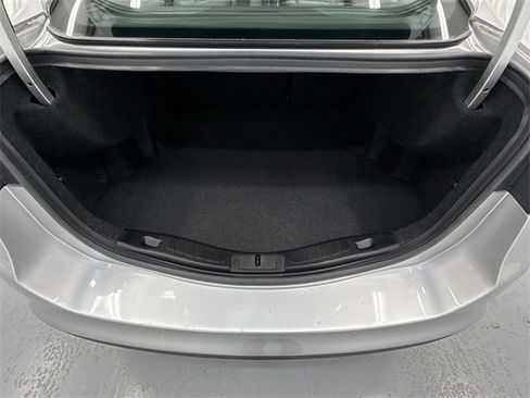 Used 2017 Ford Fusion SE w/ Fusion SE Technology Package image 25