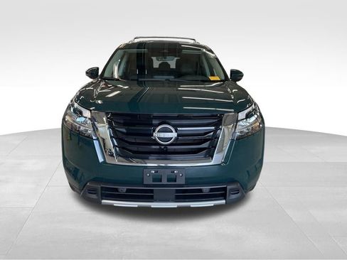 Used 2023 Nissan Pathfinder SL AWD/4WD image 5
