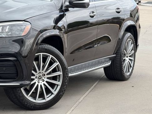 Used 2024 Mercedes-Benz GLS 450 4MATIC image 3