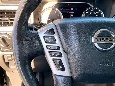Used 2021 Nissan Titan SV w/ SV Convenience Package image 18