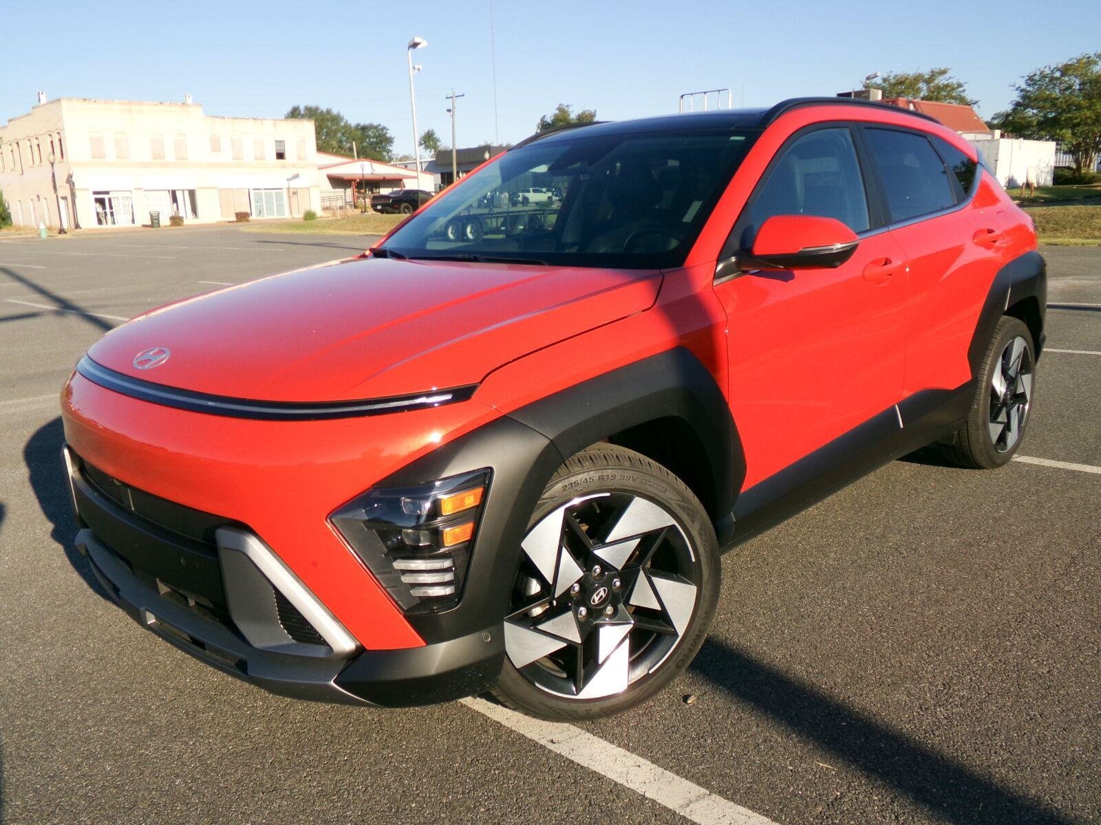 Used 2024 Hyundai Kona Limited FWD image 1