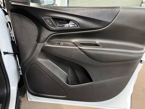 Used 2021 Chevrolet Equinox Premier FWD image 11